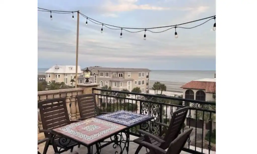 Patio seating overlooking Darien, Georgia’s waterfront